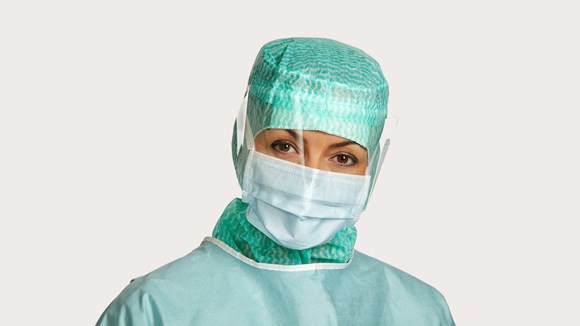 lege iført BARRIER operasjonsmunnbind Extra Protection